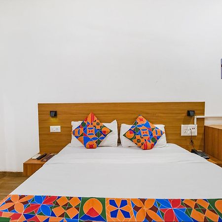 ホテル Fabexpress Anurag Residency グワーハーティー エクステリア 写真